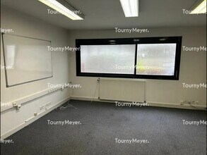 Local d'activités dans Orvault à vendre Photo intérieure– Image 2 sur 5