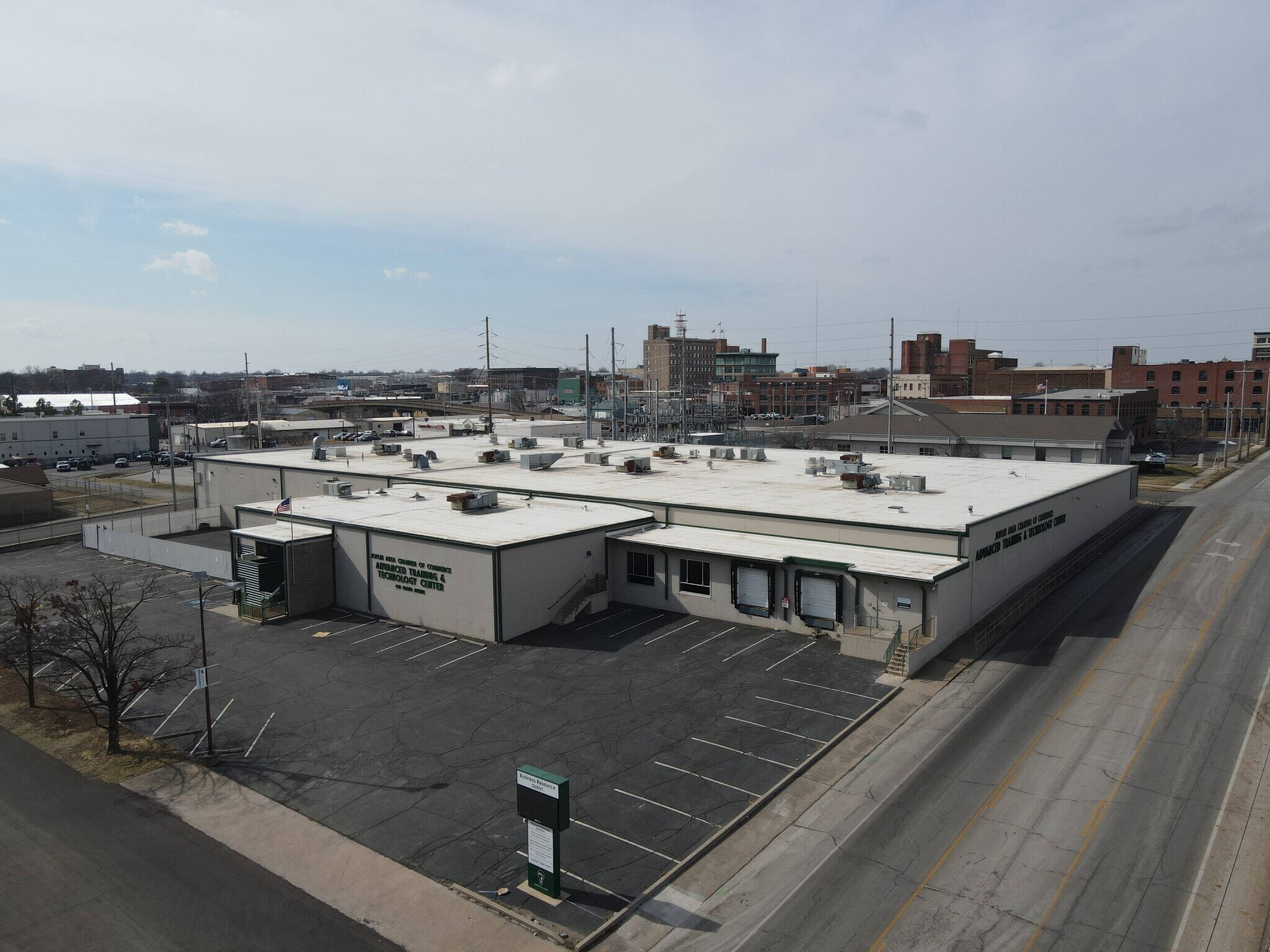 400-500 Grand Ave, Joplin, MO à louer Photo principale– Image 1 sur 45