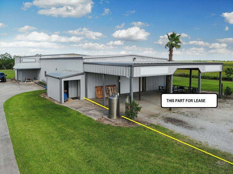15525B County Road 48, Rosharon, TX à louer - Photo de l’immeuble – Image 3 sur 11