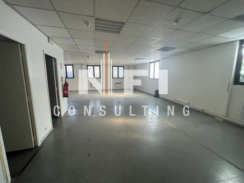 Local d’activités dans Vallauris à louer - Photo intérieure – Image 3 sur 6