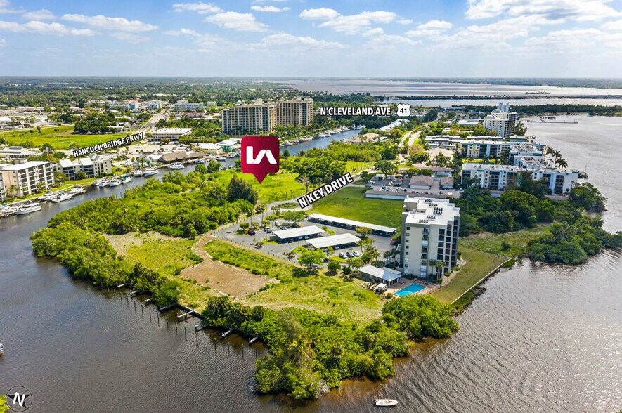 4511 N Key Dr, North Fort Myers, FL à vendre - Photo de l’immeuble – Image 3 sur 8