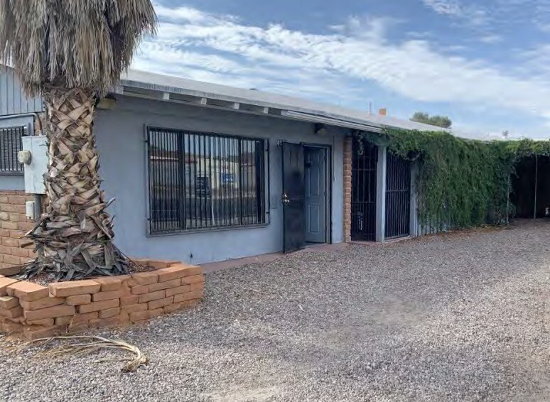 4164 N Flowing Wells Rd, Tucson, AZ à louer Photo de l’immeuble– Image 1 sur 8