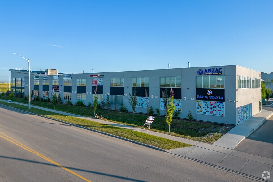 3730 108 Ave NE, Calgary, AB à vendre - Photo de l’immeuble – Image 3 sur 5