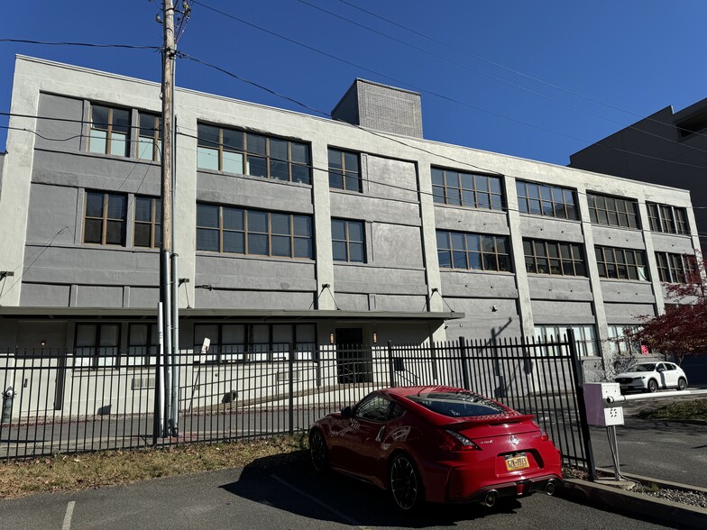 25 Monroe St, Albany, NY à louer - Photo de l’immeuble – Image 1 sur 21