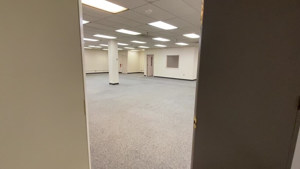1000 Stewart Ave, Glen Burnie, MD à louer - Vidéo sur l’annonce professionnelle – Image 2 sur 11