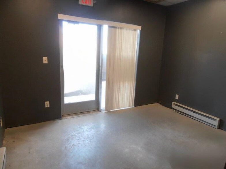 9930 Express Dr, Highland, IN à louer - Photo intérieure – Image 2 sur 6