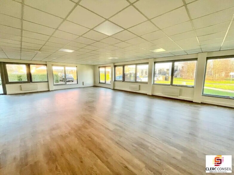 Bureau dans Mont-Saint-Aignan à louer - Photo intérieure – Image 3 sur 14