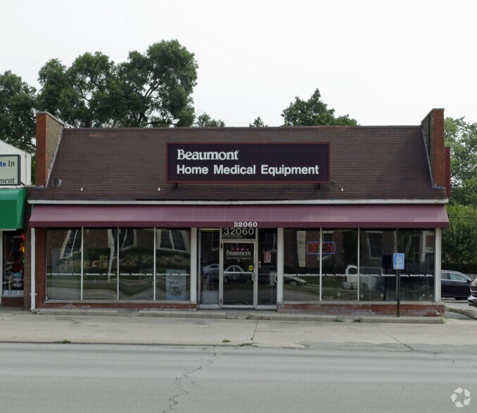 32060 Woodward Ave, Royal Oak, MI à vendre - Photo principale – Image 1 sur 15
