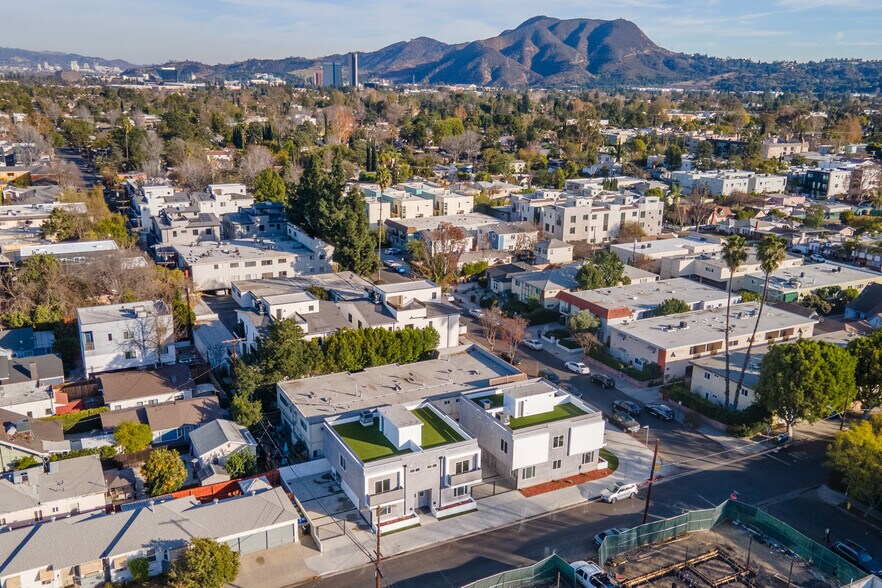 10857 Morrison St, North Hollywood, CA à vendre - Photo de l’immeuble – Image 2 sur 24