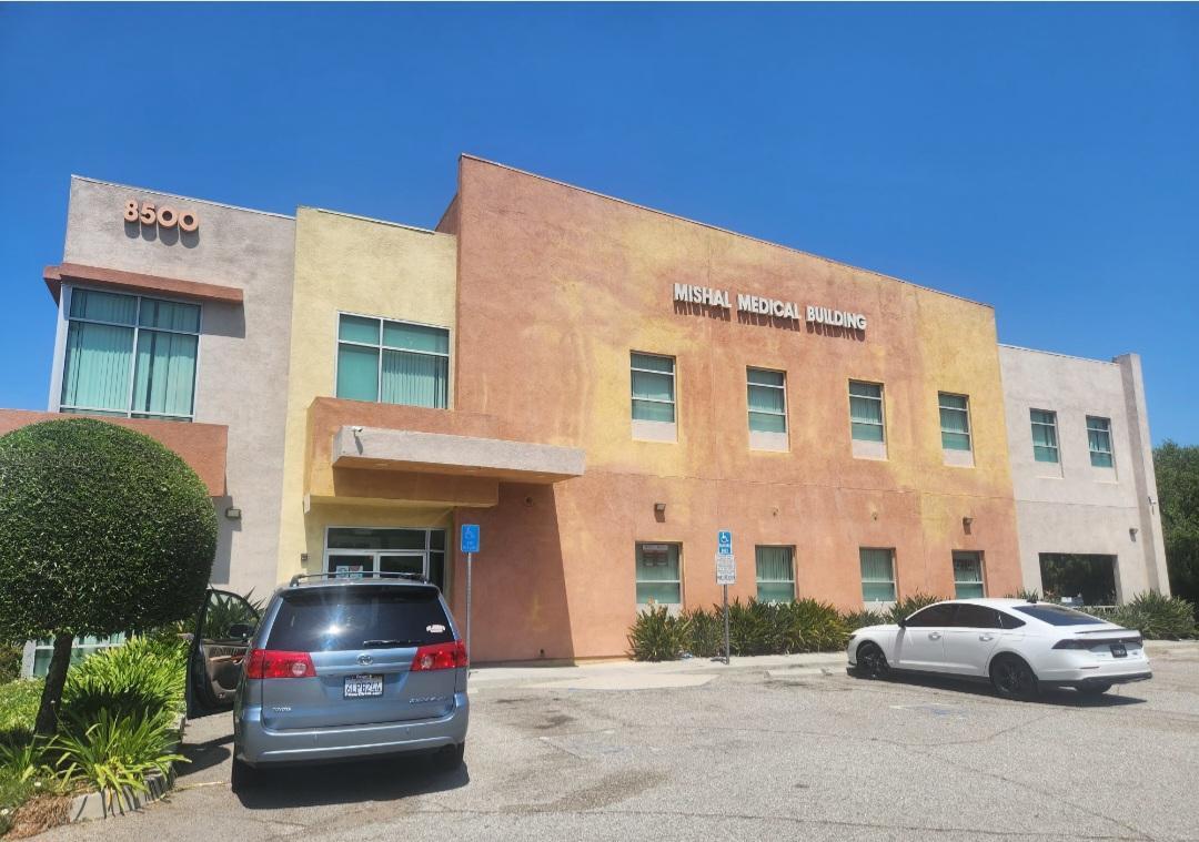 8500 Florence Ave, Downey, CA à louer Photo principale– Image 1 sur 6