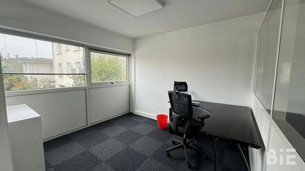Bureau dans Pessac à louer - Photo de l’immeuble – Image 2 sur 4