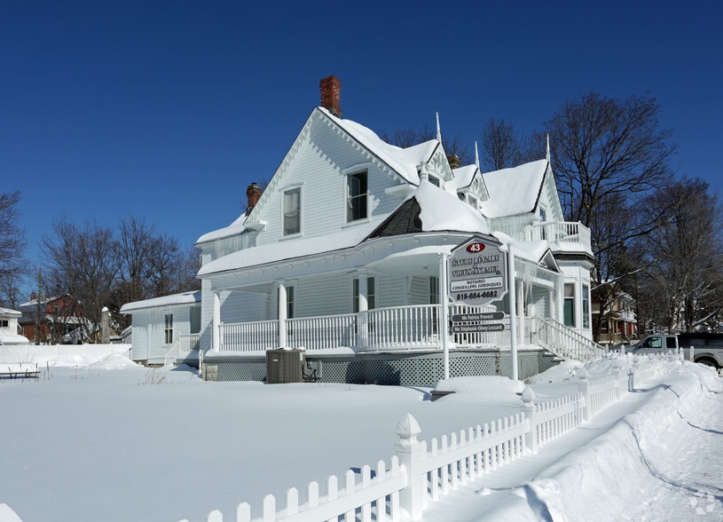 43 Rue Principale, Gatineau, QC à louer - Photo principale – Image 1 sur 3