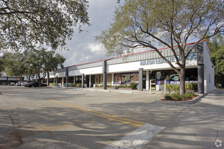 933-1007 W Commercial Blvd, Fort Lauderdale, FL à louer - Photo principale – Image 2 sur 4