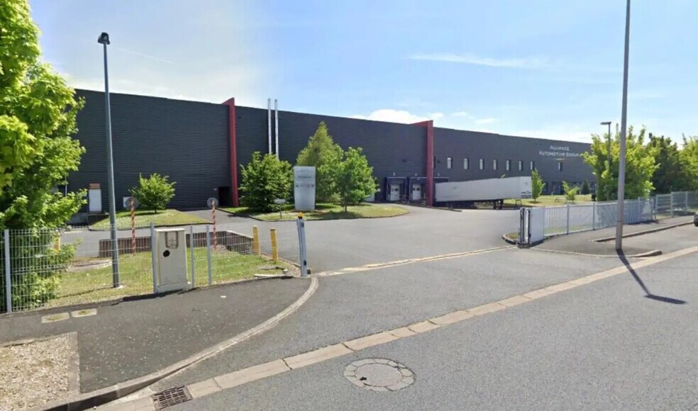 Industriel/Logistique dans La Chaussée-Saint-Victor à louer - Photo de l’immeuble – Image 1 sur 27