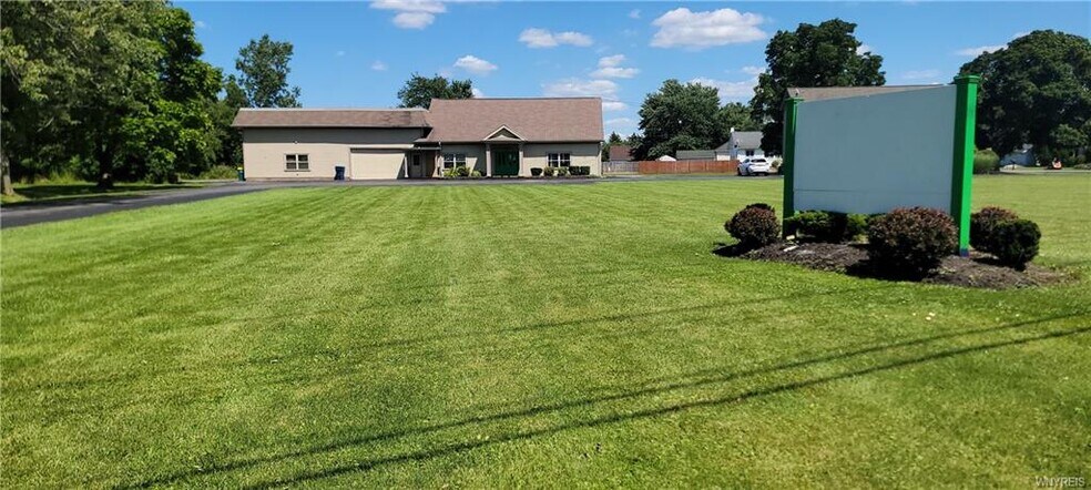 6945 Lincoln Ave, Lockport, NY à louer - Photo de l’immeuble – Image 1 sur 17