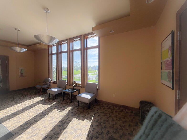 3515 Coolidge Rd, East Lansing, MI à louer - Hall d’entrée – Image 2 sur 26