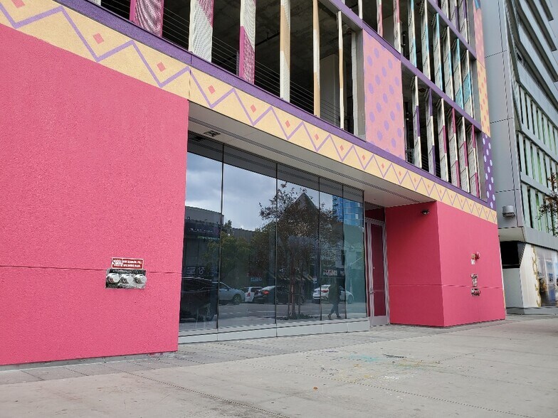 3033 Wilshire Blvd, Los Angeles, CA à louer - Photo de l’immeuble – Image 2 sur 5