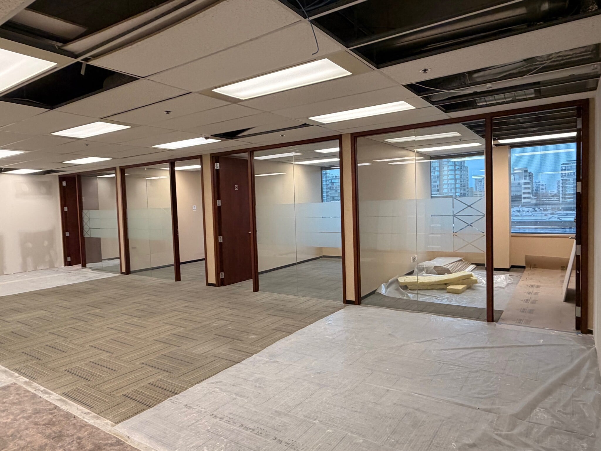 5811 Cooney Rd, Richmond, BC à louer Photo intérieure– Image 1 sur 3