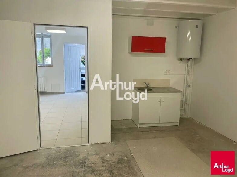 Local d’activités dans Lancé à louer - Photo intérieure – Image 3 sur 5