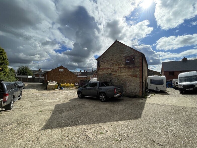 Frederick Street portefeuille de 2 biens à vendre sur LoopNet.fr - Photo de l’immeuble – Image 3 sur 10