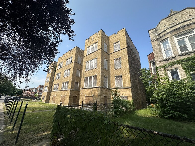 7250 S Emerald Ave, Chicago, IL à vendre - Photo de l’immeuble – Image 2 sur 8