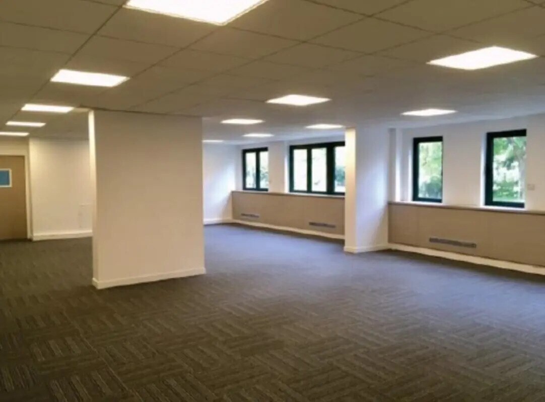 20 Ter Rue De Bezons, Courbevoie à louer Photo intérieure– Image 1 sur 4