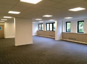 20 Ter Rue De Bezons, Courbevoie à louer Photo intérieure– Image 1 sur 4