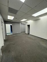1417 N Semoran Blvd, Orlando, FL à louer Photo intérieure– Image 2 sur 6