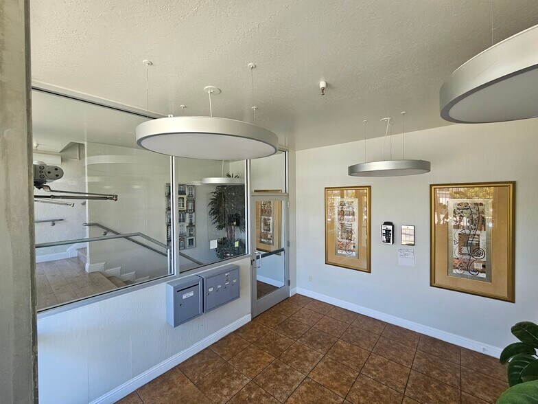 1311-1425 63rd St, Emeryville, CA à louer - Photo de l’immeuble – Image 3 sur 20
