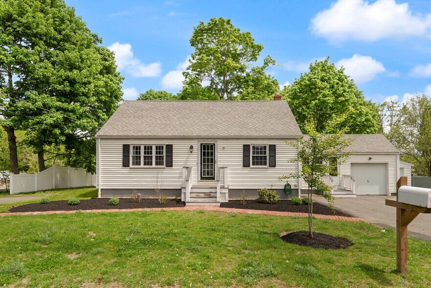 32 Prince St, Danvers, MA à louer - Photo principale – Image 1 sur 9