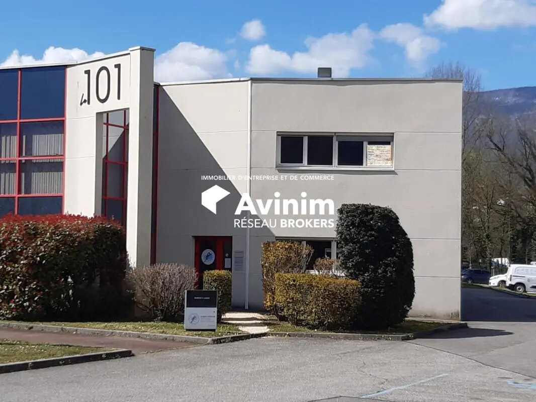 Bureau dans Méry à louer Photo de l’immeuble– Image 1 sur 8