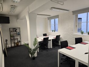 10 Whites Row, Londres à louer Photo intérieure– Image 2 sur 4