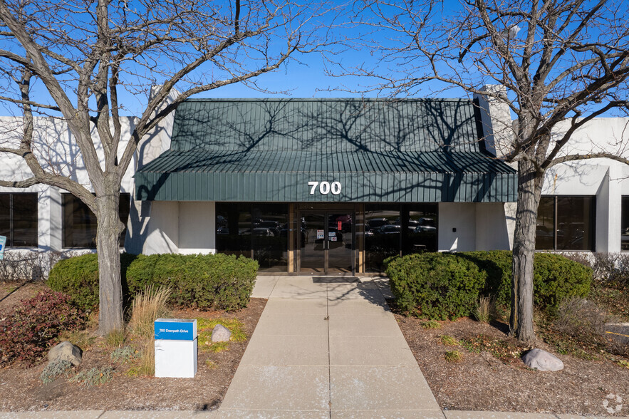 700-702 N Deerpath Dr, Vernon Hills, IL à louer - Photo de l’immeuble – Image 3 sur 6