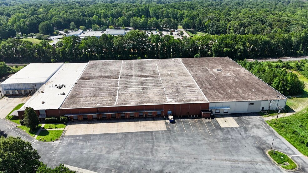 5710 Old Concord Rd, Charlotte, NC à louer - Photo de l’immeuble – Image 3 sur 7