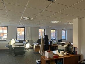 31-37 Lambourne Crescent, Cardiff à louer Photo de l’immeuble– Image 2 sur 5