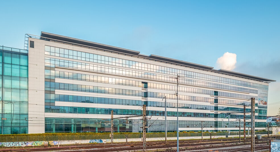 1-5 Rue Du Débarcadère, Colombes à louer - Photo de l’immeuble – Image 2 sur 6