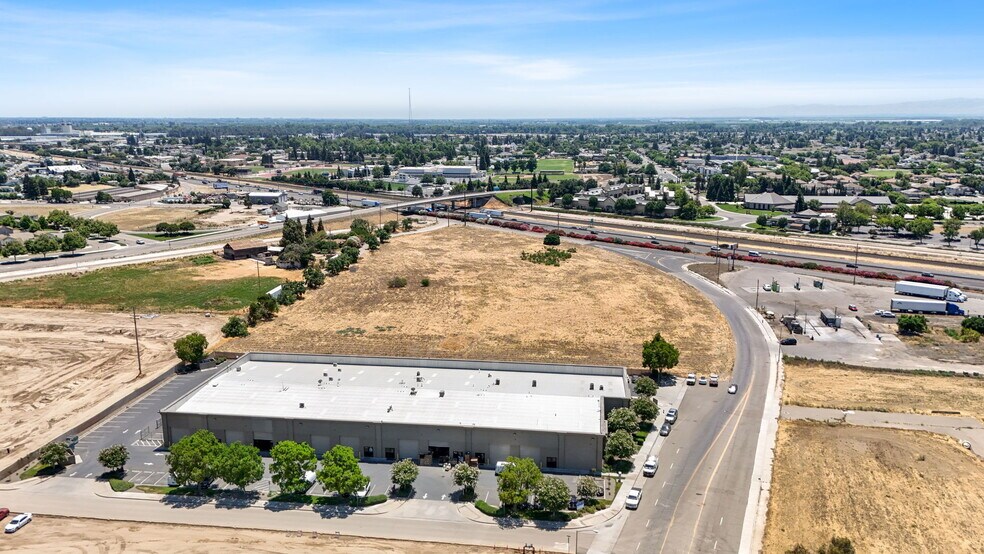 960 Goodwin Dr, Ripon, CA à vendre - Photo de l’immeuble – Image 2 sur 30