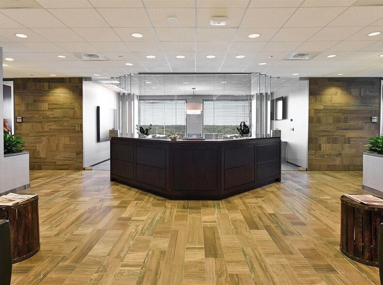 1901 N Roselle Rd, Schaumburg, IL à louer - Photo principale – Image 1 sur 7