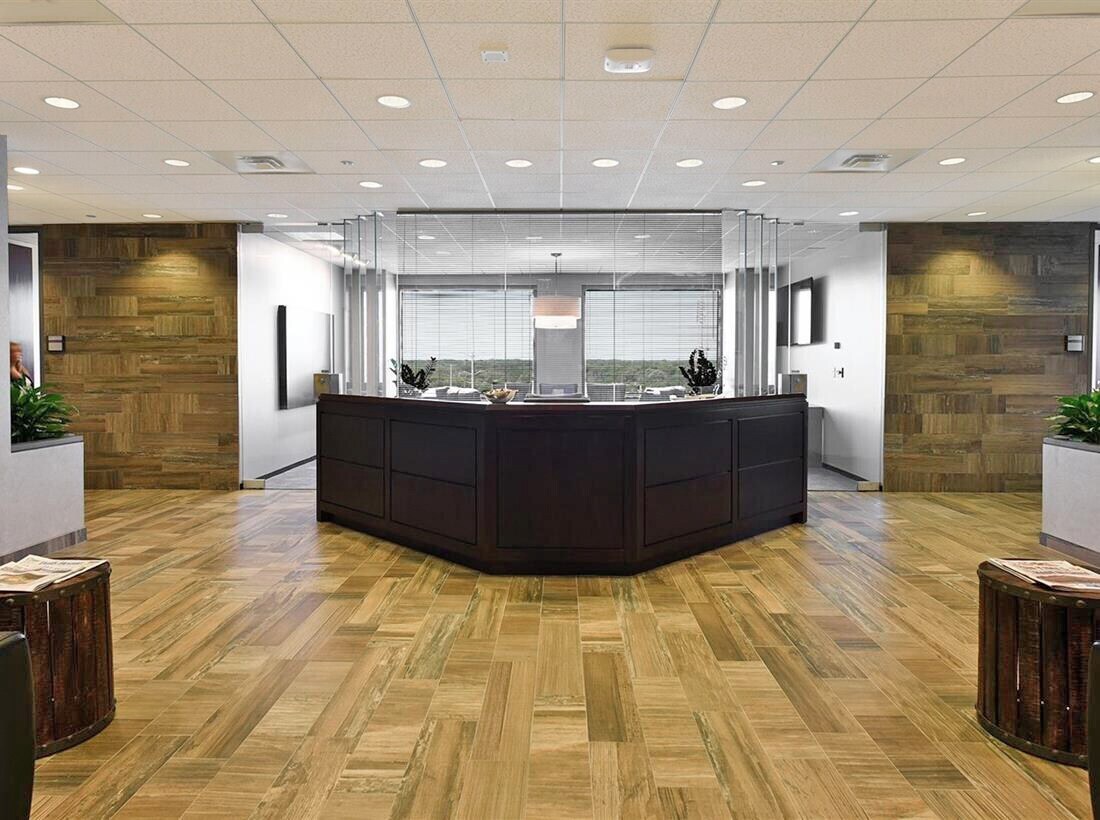 1901 N Roselle Rd, Schaumburg, IL à louer Photo principale– Image 1 sur 8