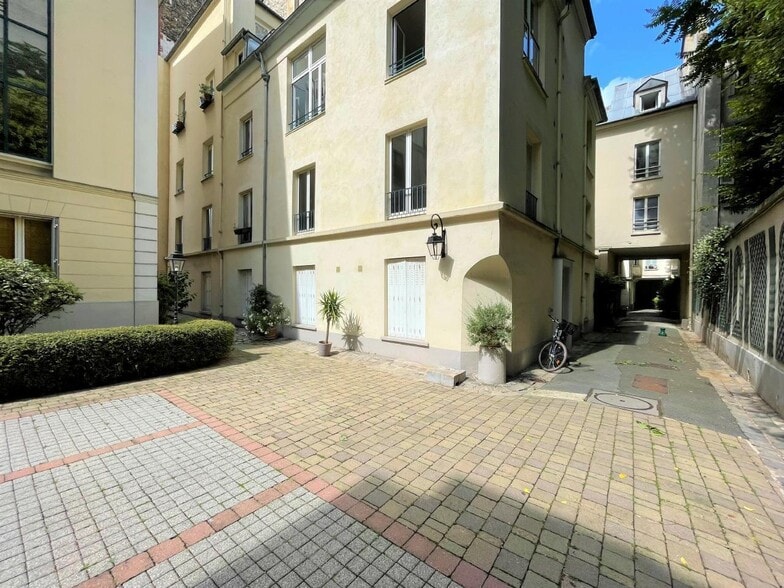 64 Rue Catherine De La Rochefoucauld, Paris à louer - Photo de l’immeuble – Image 2 sur 11