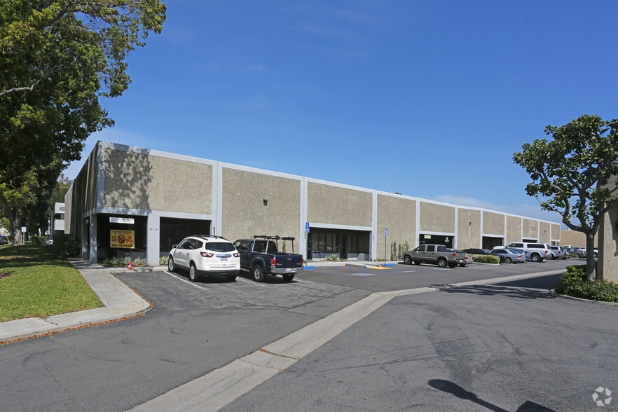 601-619 N Poplar St, Orange, CA à louer - Photo principale – Image 1 sur 8