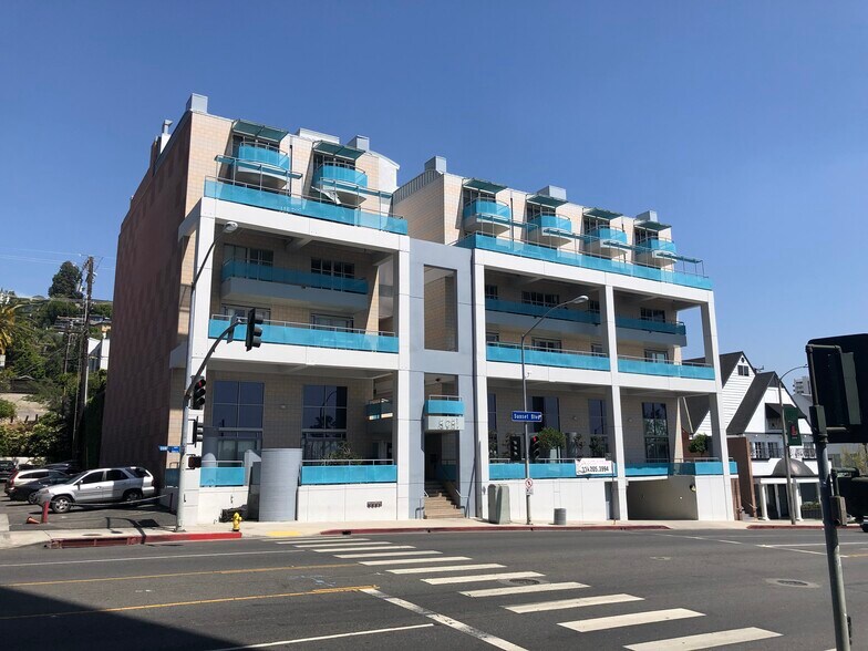 8981 W Sunset Blvd, West Hollywood, CA à louer - Photo de l’immeuble – Image 2 sur 50