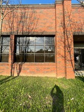 4135-4165 Willow Lake Blvd, Memphis, TN à louer Photo de l’immeuble– Image 2 sur 20