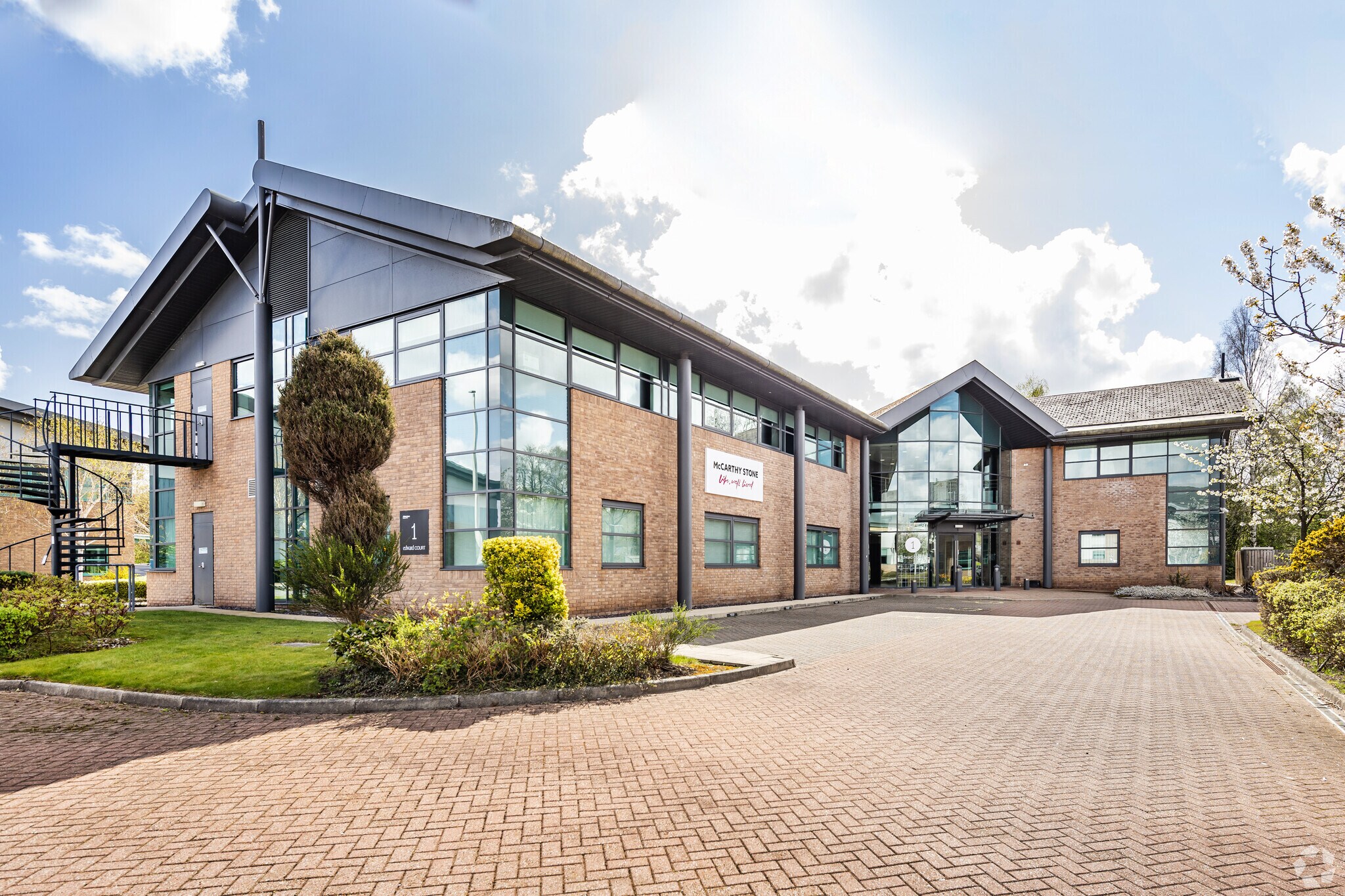 Stuart Rd, Altrincham à louer Photo principale– Image 1 sur 3