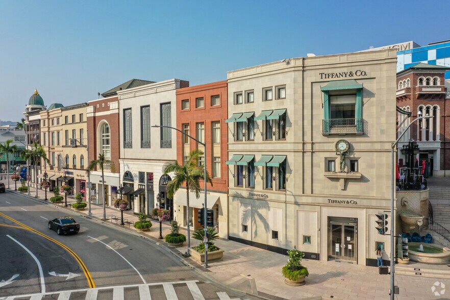 202-270 N Rodeo Dr, Beverly Hills, CA à louer - Photo de l’immeuble – Image 2 sur 9