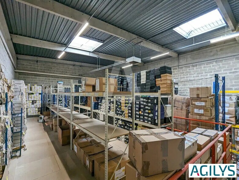 Industriel/Logistique dans Verrières-le-Buisson à louer - Photo de l’immeuble – Image 1 sur 10