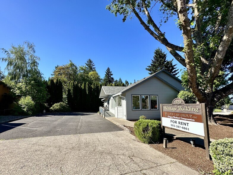 1579 Burns St, West Linn, OR à louer - Photo de l’immeuble – Image 2 sur 10