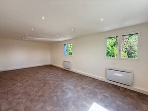 380 Avenue Blaise Pascal, Moissy-Cramayel à louer Photo intérieure– Image 2 sur 4