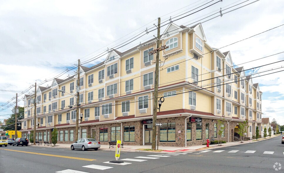 510 Hamilton St, Somerset, NJ à louer - Photo de l’immeuble – Image 3 sur 25