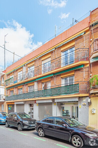 Immeuble residentiel dans Madrid, Madrid à vendre - Photo de l’immeuble – Image 2 sur 2